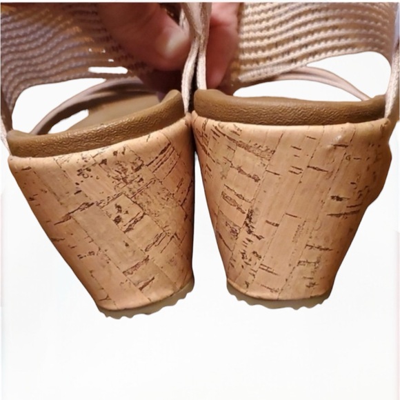 SKETCHERS cork luxe foam pink wedges size 10 M shoes 2.5”in wedge heel Pre Loved - Picture 2 of 13